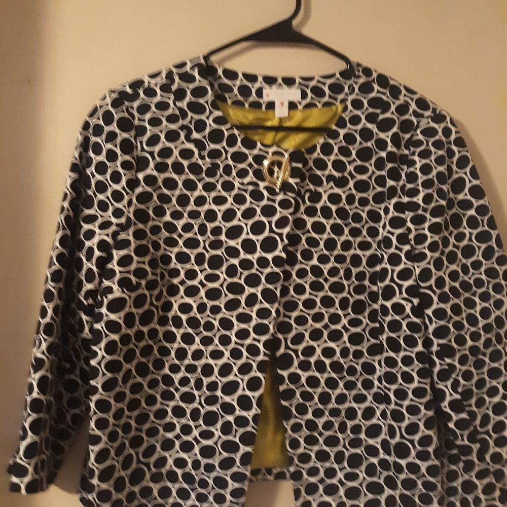 Beautiful black and white print blazer